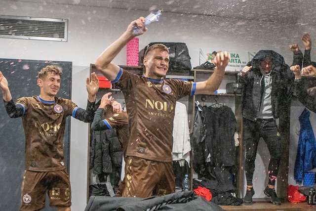 中国泳队引 中国泳队引